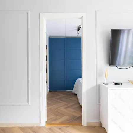 Rosi Art Deco With Parking Tallin