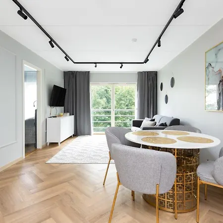 Rosi Art Deco With Parking Apartament *