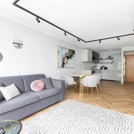 Rosi Art Deco With Parking Apartment